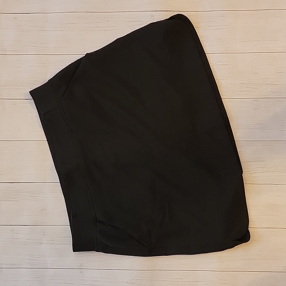 Black skort